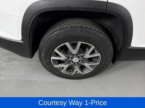 Used 2023 GMC Acadia SLT FWD image 13