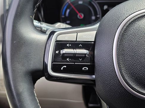 Used 2022 Kia Sorento S FWD image 25