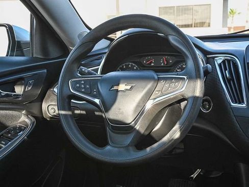 Used 2020 Chevrolet Malibu LT FWD image 17