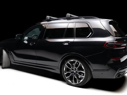 Used 2023 BMW X7 M60i w/ Executive Package image 21