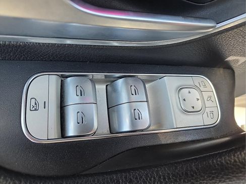Used 2021 Mercedes-Benz GLE 350 4MATIC image 22