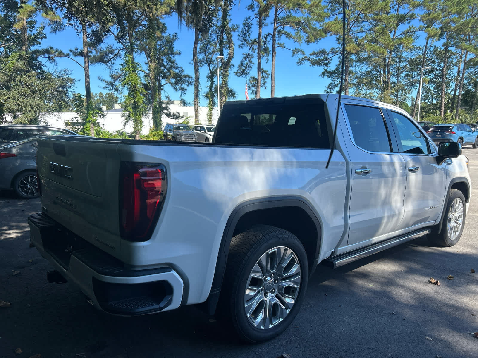 Used 2021 GMC Sierra 1500 Denali w/ Denali Ultimate Package AWD/4WD image 3