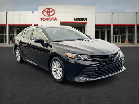 Certified 2020 Toyota Camry LE image 3
