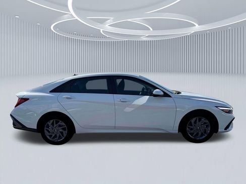 New 2026 Hyundai Elantra Blue image 9