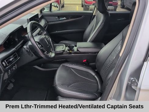 Used 2022 Lincoln Nautilus Reserve image 11