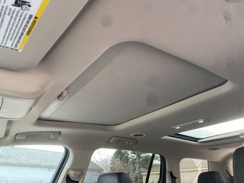 Used 2021 GMC Acadia Denali w/ Denali Ultimate Package image 25