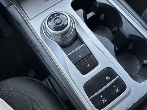 Used 2022 Ford Explorer XLT image 23