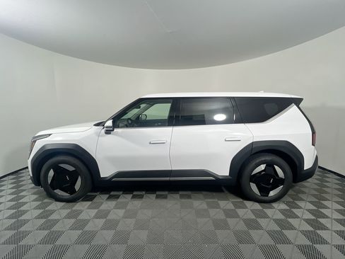 New 2026 Kia EV9 Light RWD image 8
