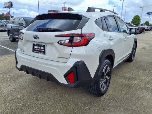 Used 2025 Subaru Crosstrek 2.5i Premium AWD/4WD image 4