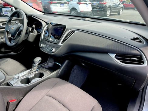 Used 2024 Chevrolet Malibu LT FWD image 23