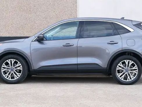 Used 2022 Ford Escape SEL FWD image 5