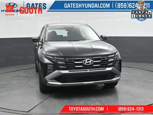 Used 2025 Hyundai Tucson SE AWD/4WD image 5