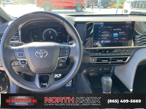 Used 2025 Toyota Camry LE image 8