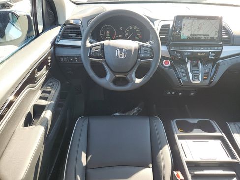 New 2026 Honda Odyssey Touring image 7