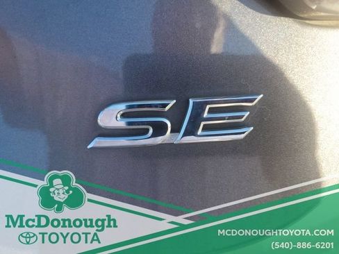 Used 2017 Toyota Camry SE FWD image 14