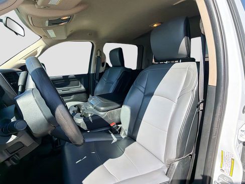 Used 2019 RAM 3500 Tradesman w/ Chrome Appearance Group image 26