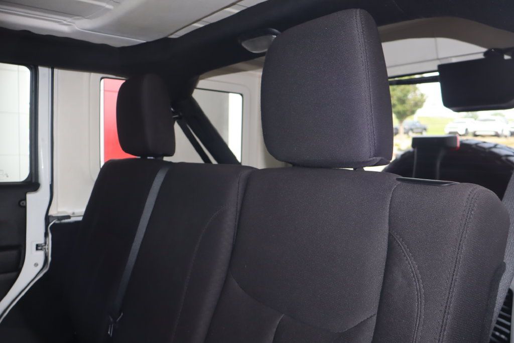 Used 2015 Jeep Wrangler Unlimited Sport w/ Connectivity Group AWD/4WD image 31