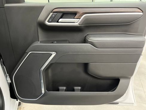 Used 2025 GMC Sierra 1500 SLT AWD/4WD image 28