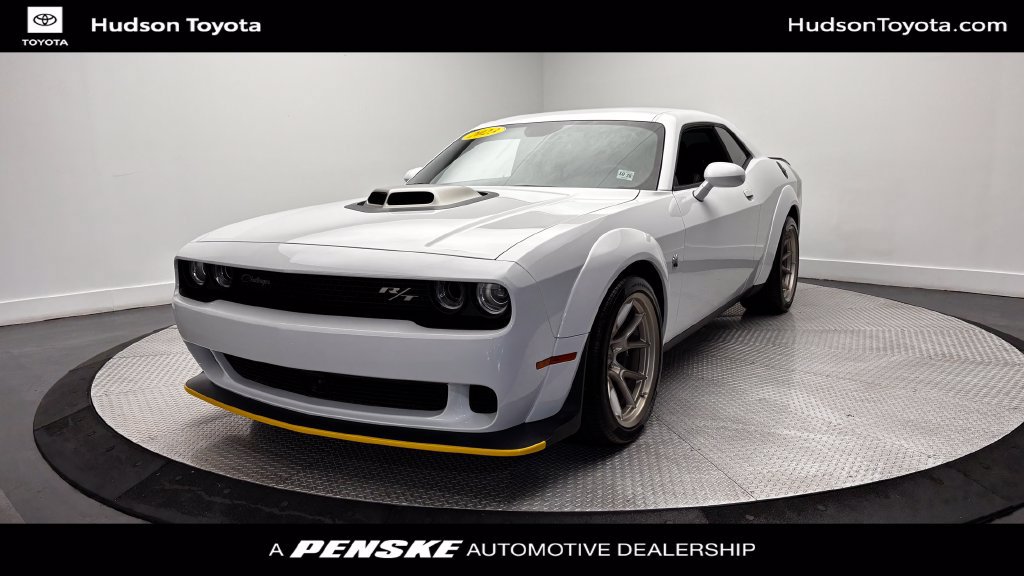 Used 2023 Dodge Challenger R/T Scat Pack RWD image 1