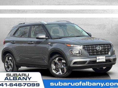 Used 2025 Hyundai Venue SEL image 1