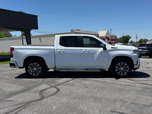 Used 2022 Chevrolet Silverado 1500 LT AWD/4WD image 2