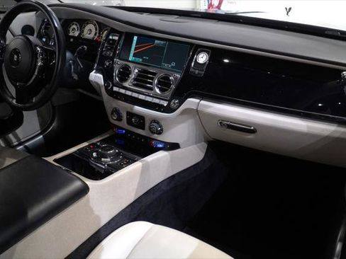 Used 2014 Rolls-Royce Wraith image 26