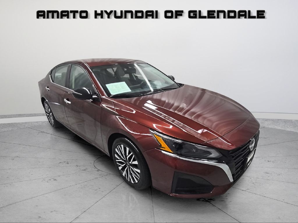 Used 2024 Nissan Altima 2.5 SV FWD image 9
