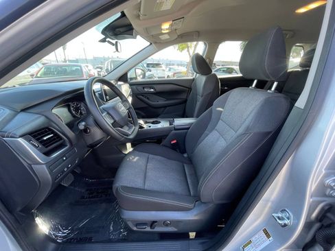 Used 2025 Nissan Rogue SV FWD image 29