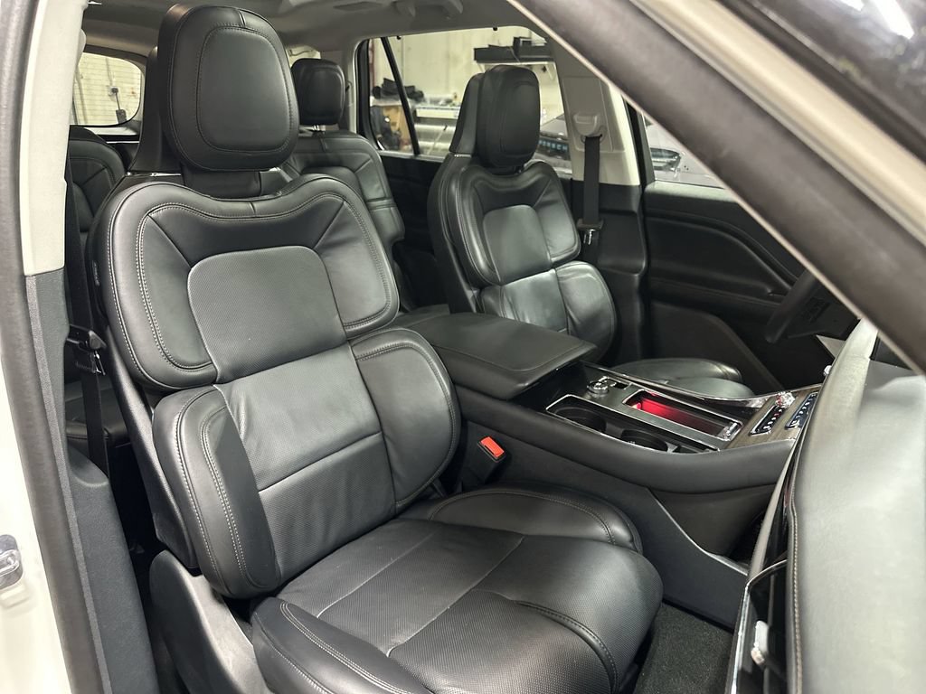 Used 2025 Lincoln Aviator Reserve w/ Luxury Package RWD image 28