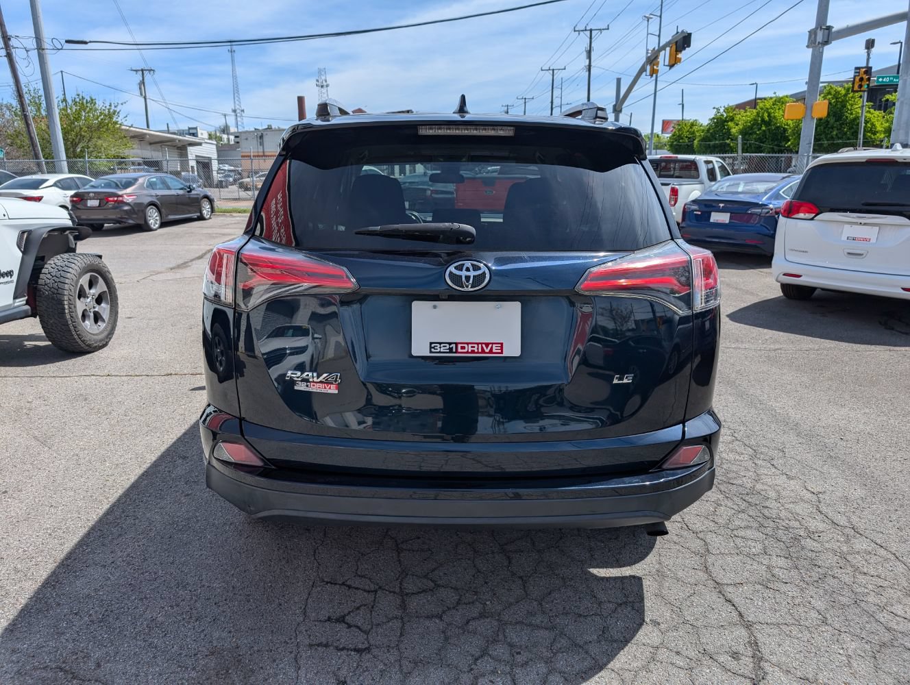 Used 2017 Toyota RAV4 LE FWD image 7
