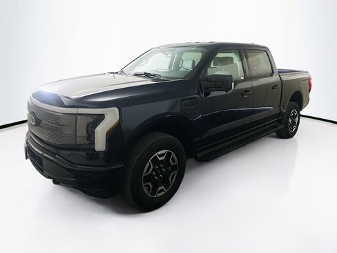 Used 2023 Ford F150 Lightning XLT image 3