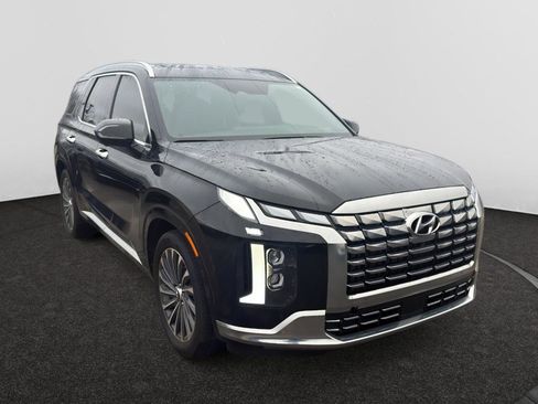 Used 2024 Hyundai Palisade Calligraphy image 3