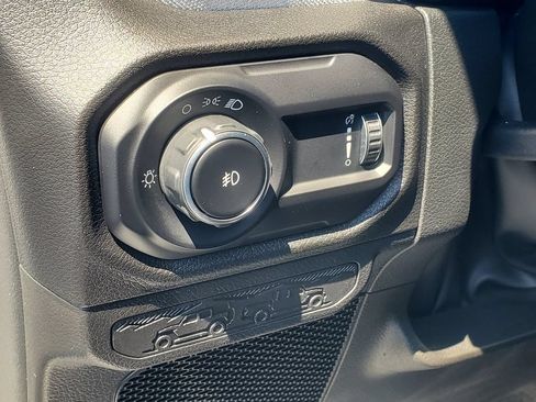 Used 2025 Jeep Wrangler Sport AWD/4WD image 10