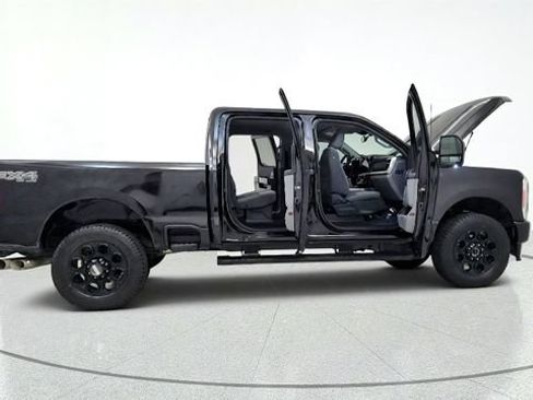 Used 2023 Ford F250 XLT w/ Black Appearance Package AWD/4WD image 20