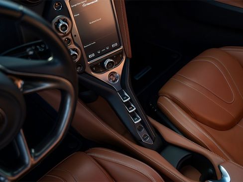 Used 2018 McLaren 720S image 40