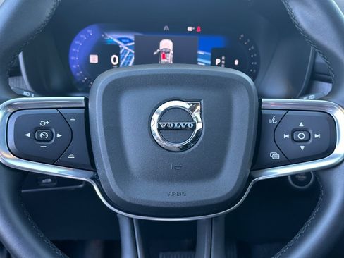 Used 2025 Volvo XC40 B5 Plus AWD/4WD image 28