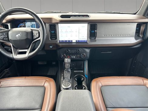 Used 2023 Ford Bronco Outer Banks image 10