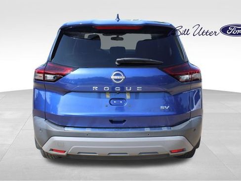 Used 2023 Nissan Rogue SV FWD image 6