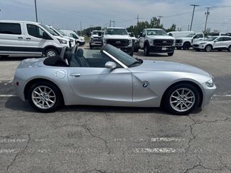 Used 2004 BMW Z4 2.5i RWD video 2
