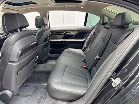 Used 2019 BMW 740i RWD image 43