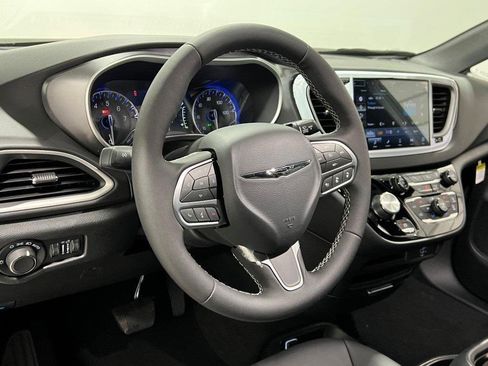 New 2026 Chrysler Voyager LX image 10