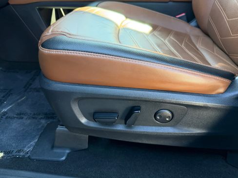 Used 2023 Nissan Pathfinder Platinum image 54