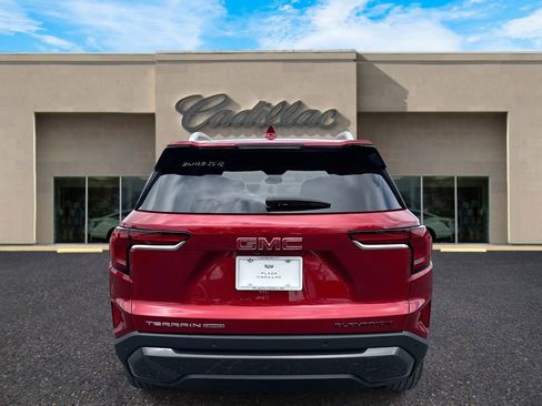 Used 2025 GMC Terrain Elevation w/ Elevation Premium Package image 4