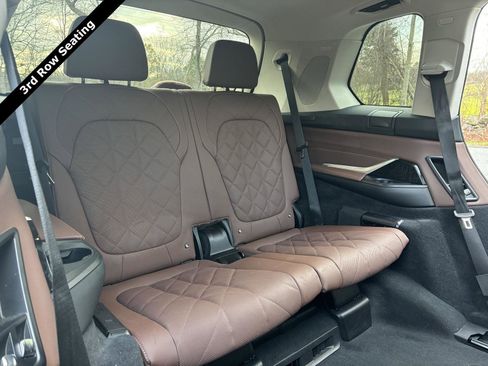 Used 2023 BMW X7 xDrive40i w/ Premium Package image 33