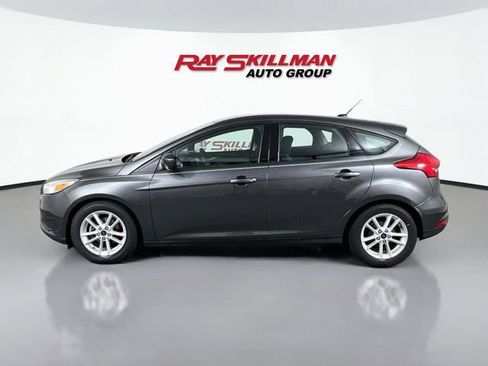 Used 2018 Ford Focus SE FWD image 4