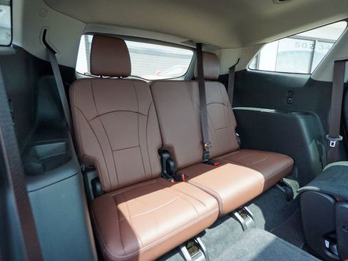 Used 2021 Buick Enclave Avenir w/ Avenir Technology Package image 39