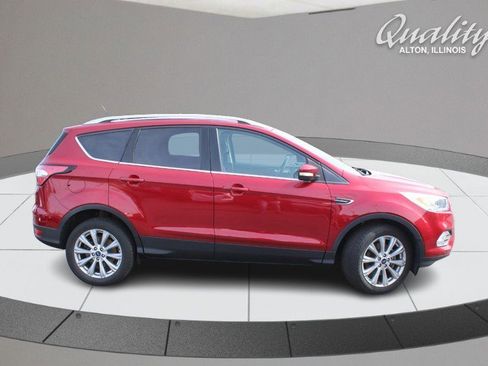 Used 2018 Ford Escape Titanium image 3
