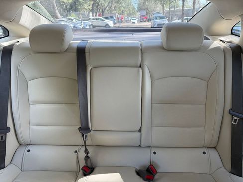 Used 2024 Chevrolet Malibu LT image 32