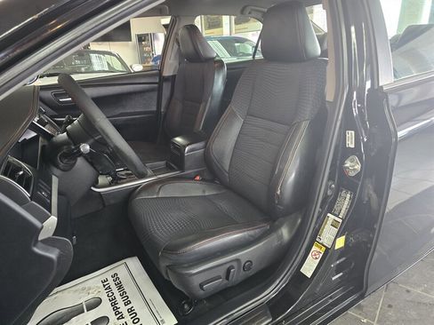 Used 2015 Toyota Camry SE image 9
