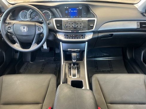Used 2015 Honda Civic SE image 3